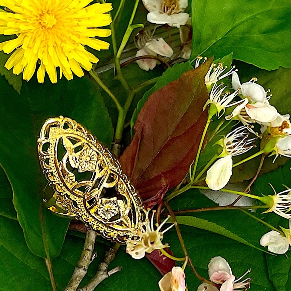 Gold Plated Daisy Stretched Boho Ring - Picture 3 of 15